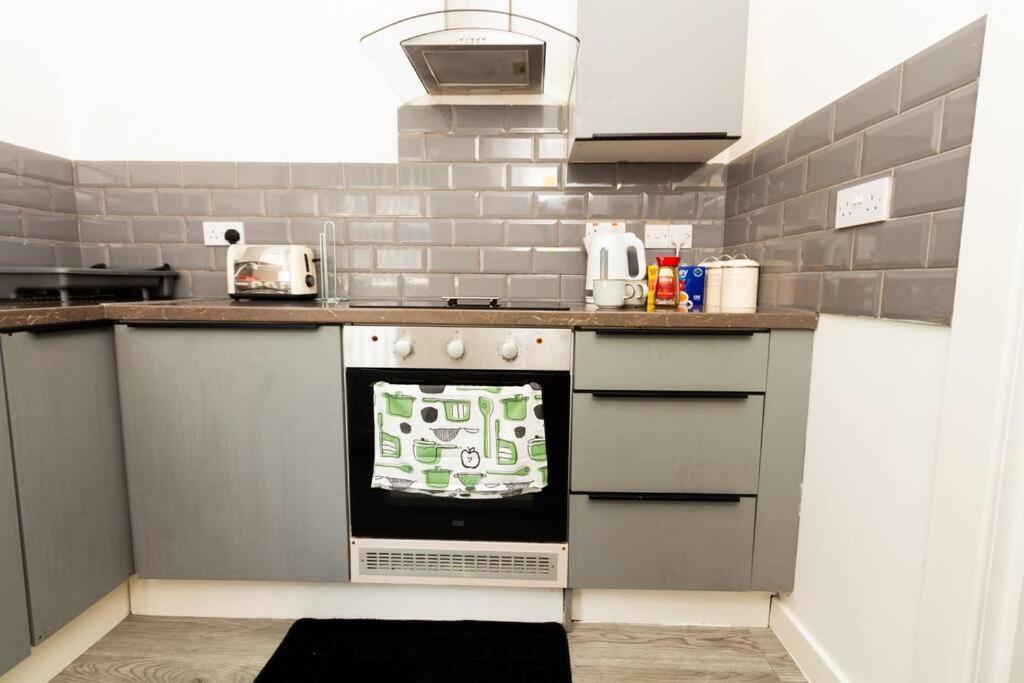 Apartment 4 - Chic Private In Sheffield