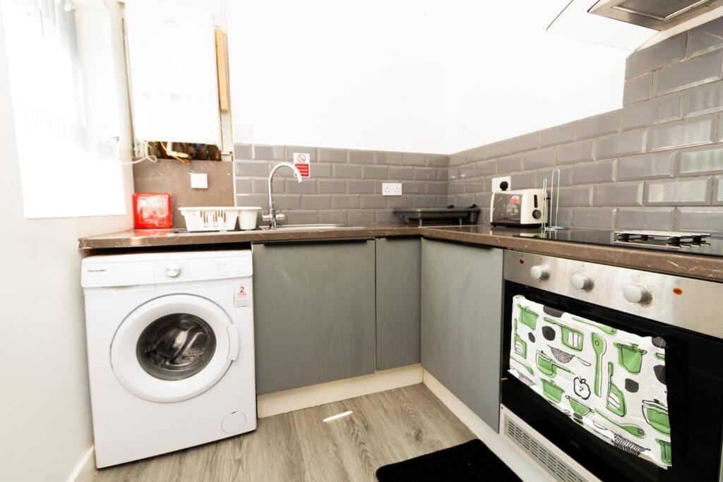 Apartment 4 - Chic Private In Sheffield