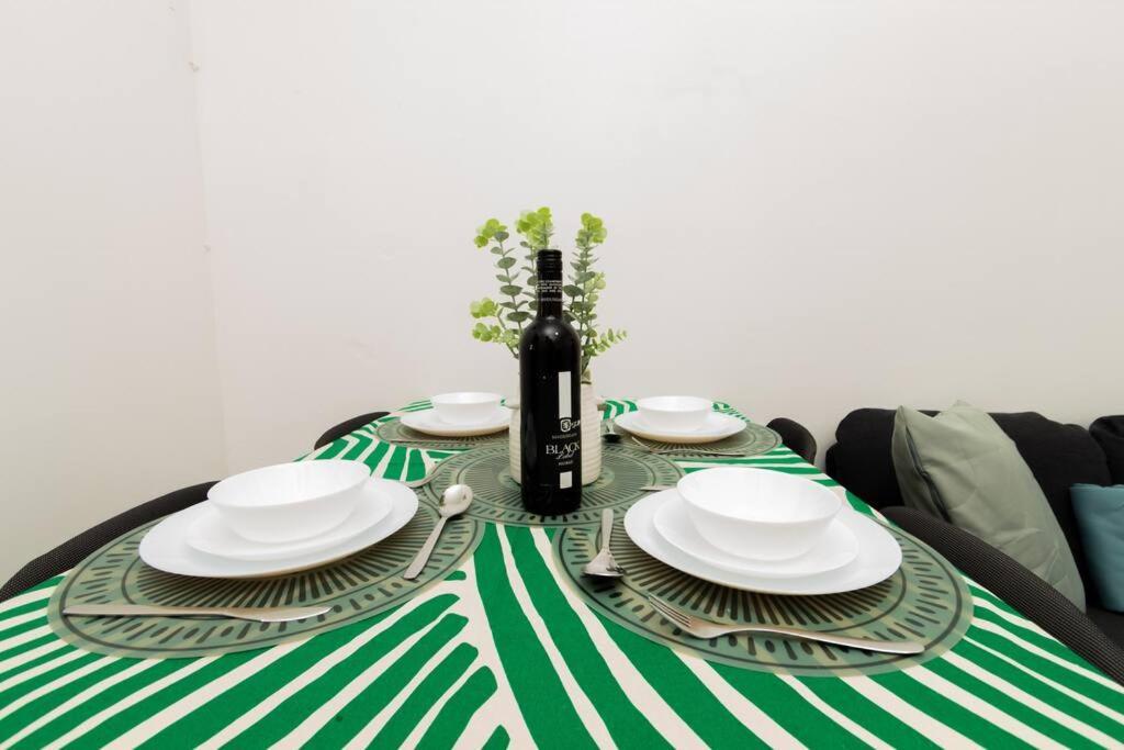 Apartment 4 - Chic Private In