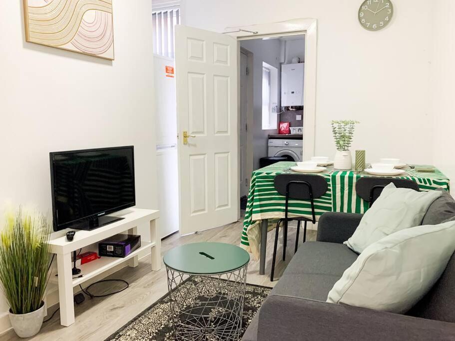 4 - Chic Private In Sheffield