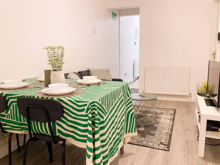 Apartment 4 - Chic Private In